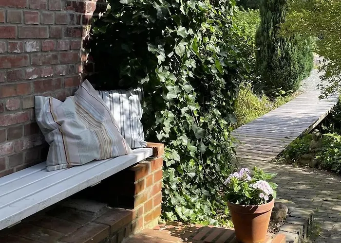 In With Swimming Pool 度假居 *